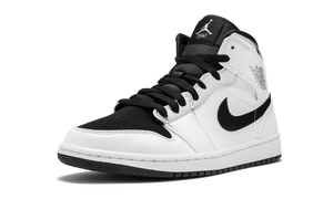 Air Jordan 1 Mid Alternate Think 16
