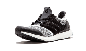 UltraBOOST S.E. SNS x Social Status