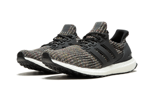 UltraBOOST CORE BLACK-CARBON-ASH SILVER CM8110