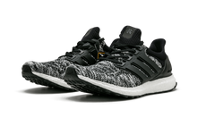 Load image into Gallery viewer, Ultraboost M RChamp Reigning Champ