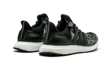 Load image into Gallery viewer, Ultraboost M RChamp Reigning Champ