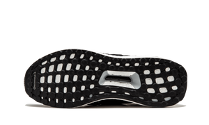 UltraBOOST CNY BB3521