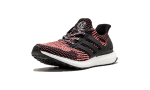 UltraBOOST CNY BB3521
