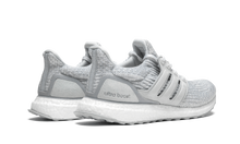 Load image into Gallery viewer, UltraBOOST Reigning Champ BW1116