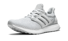 Load image into Gallery viewer, UltraBOOST Reigning Champ BW1116