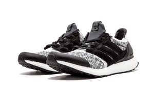 UltraBOOST S.E. SNS x Social Status