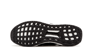 UltraBOOST S.E. SNS x Social Status