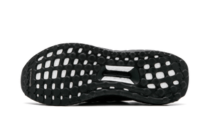UltraBoost Matte Black