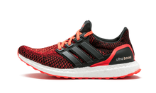 Load image into Gallery viewer, UltraBOOST m CRED/CWHITE